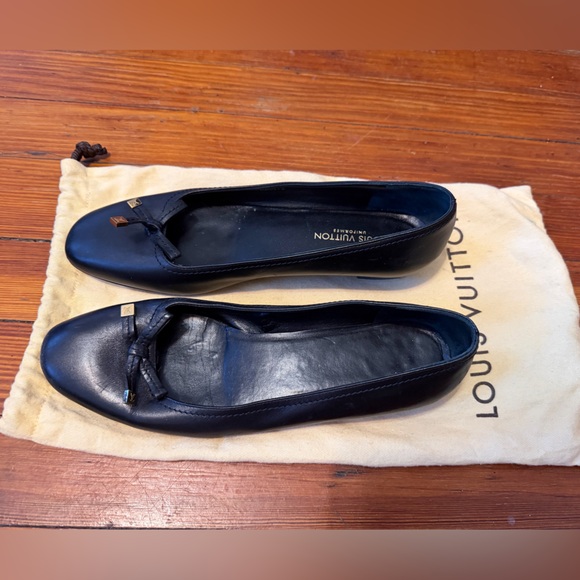 Authentic Louis Vuitton Uniform Flats Black Calfskin Women's Shoes size 38.5 - Picture 2 of 4